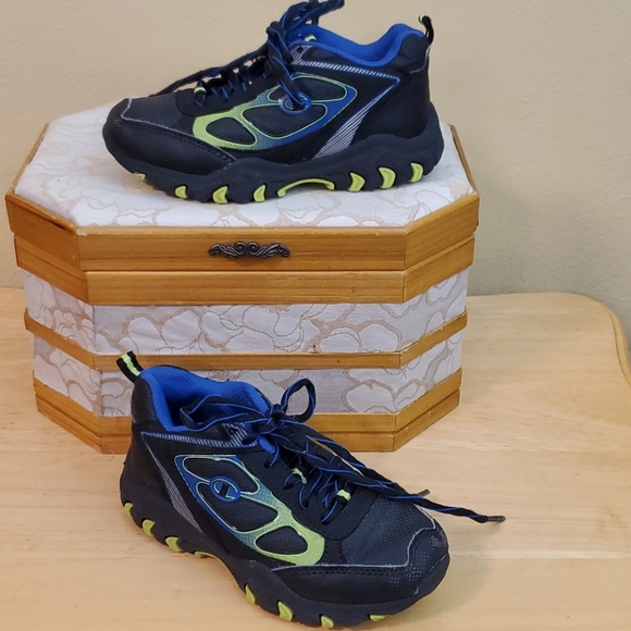 Champion Tennis Shoes - Picture 2 of 8